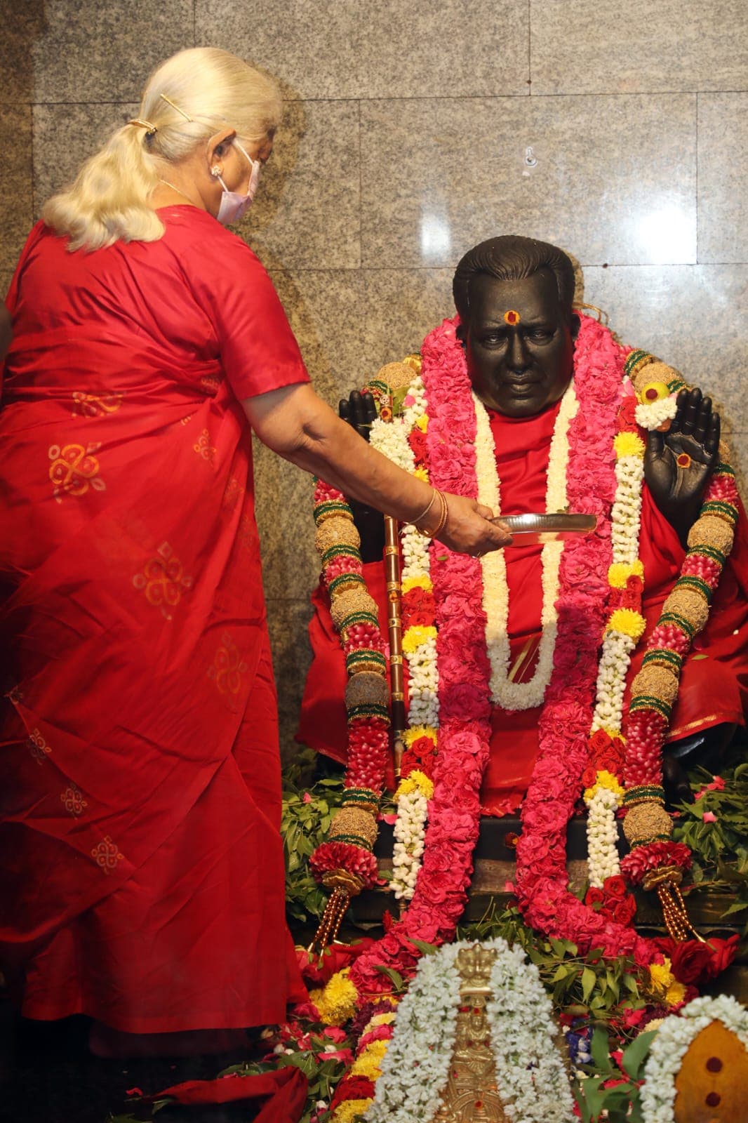 Arul Thiru Bangaru Adigalar